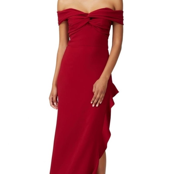 Shoshanna
Wells Gown - Picture 2 of 9